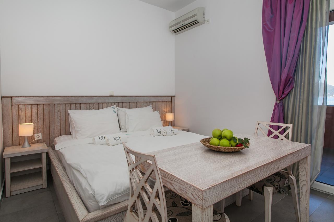 Apartments Grifone Lux Herceg Novi Eksteriør billede
