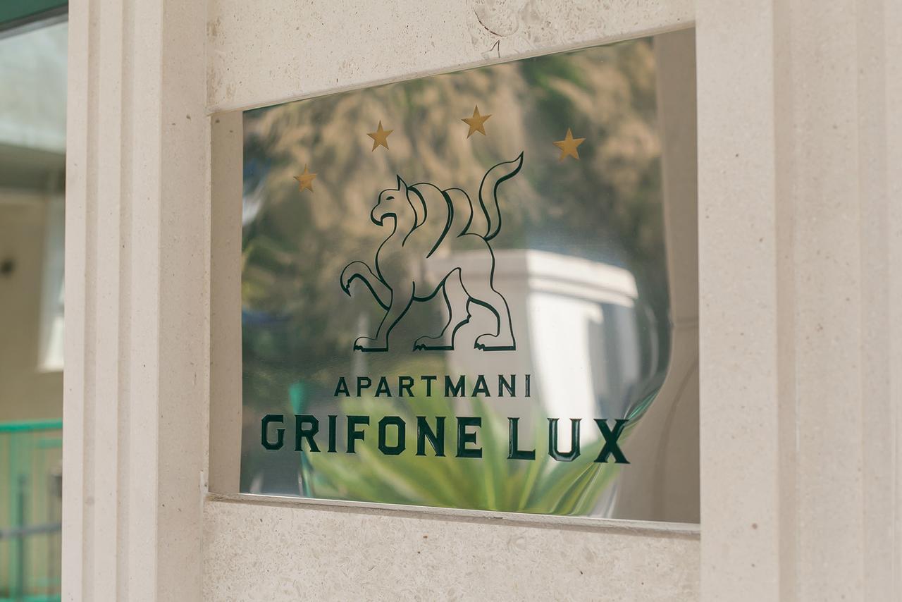 Apartments Grifone Lux Herceg Novi Eksteriør billede