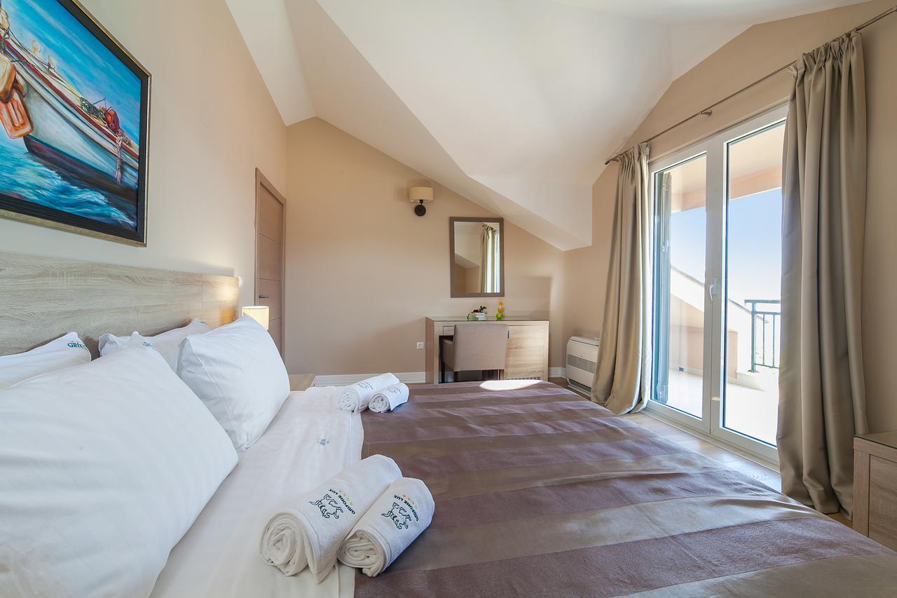 Apartments Grifone Lux Herceg Novi Eksteriør billede