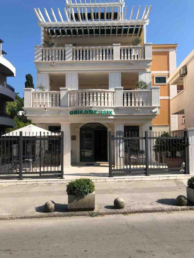 Apartments Grifone Lux Herceg Novi Eksteriør billede